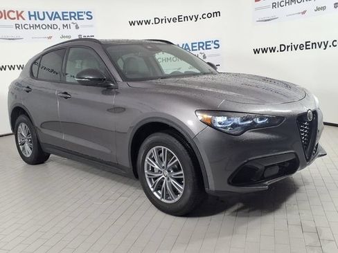Used 2024 Alfa Romeo Stelvio Sprint AWD/4WD image 3