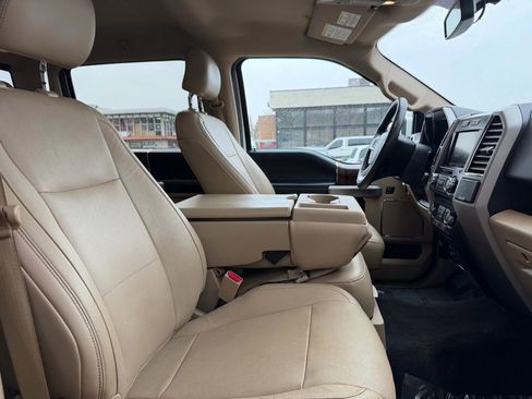 Used 2015 Ford F150 Lariat w/ Trailer Tow Package image 16