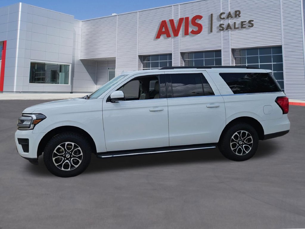 Used 2023 Ford Expedition Max XLT AWD/4WD image 2