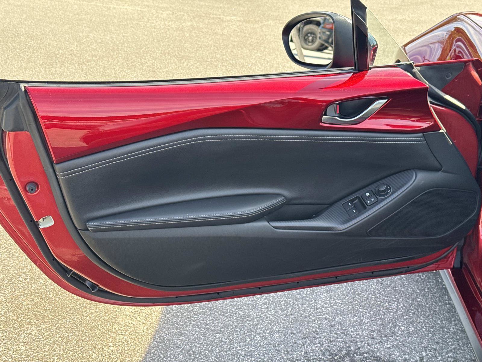 Used 2022 MAZDA MX-5 Miata Club RWD image 10