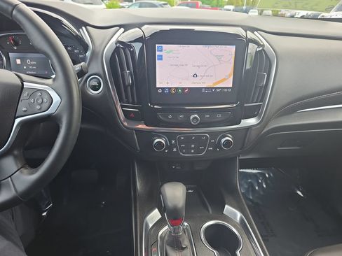 Used 2023 Chevrolet Traverse RS FWD image 25
