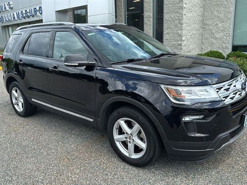 Used 2019 Ford Explorer XLT w/ Equipment Group 202A FWD image 2