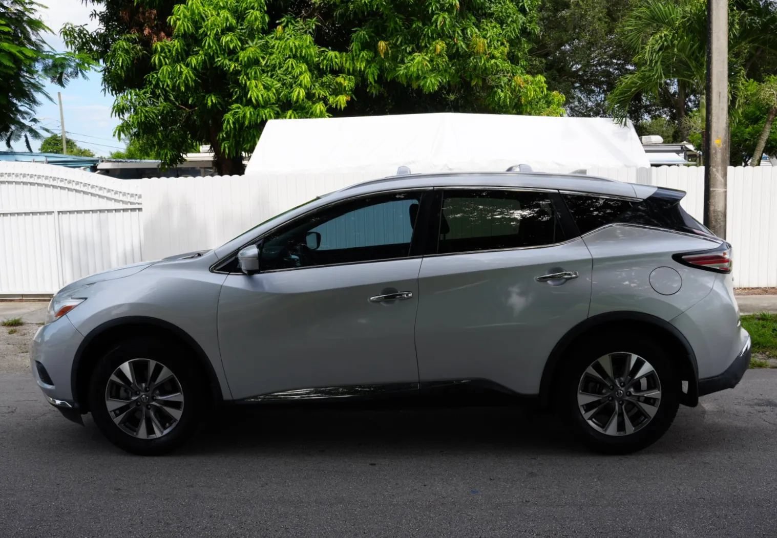 Used 2017 Nissan Murano SL w/ SL Technology Package FWD image 3