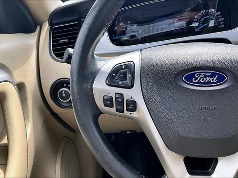 Used 2015 Ford Taurus SEL FWD image 18