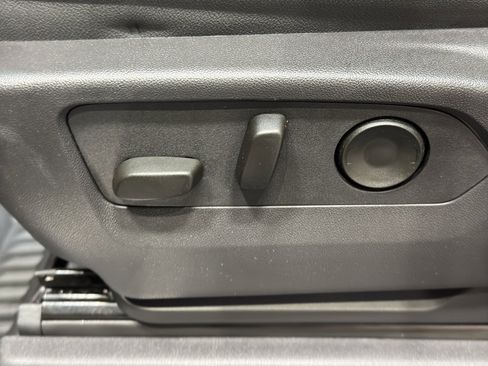 Used 2025 GMC Sierra 1500 AT4 w/ AT4 Premium Package image 19