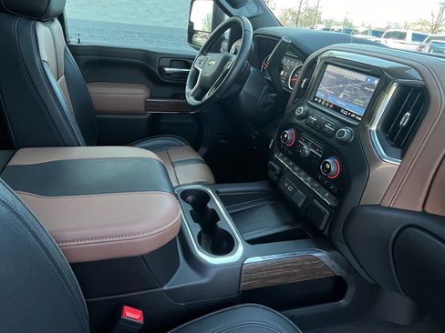 Used 2023 Chevrolet Silverado 2500 High Country w/ Z71 Off-Road Package AWD/4WD image 46