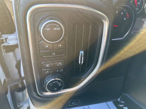 Used 2022 Chevrolet Silverado 2500 LT w/ Convenience Package AWD/4WD image 16