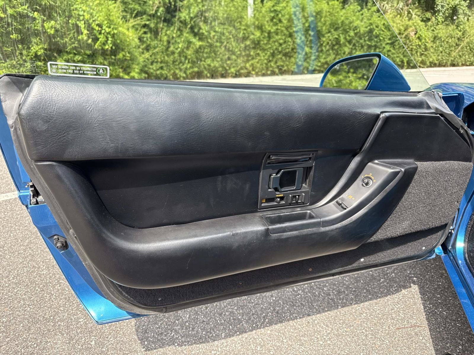 Used 1993 Chevrolet Corvette Coupe RWD image 15