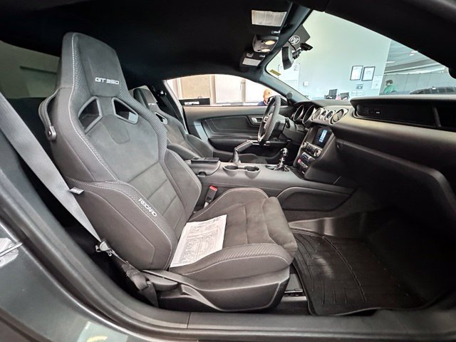 Used 2017 Ford Mustang Shelby GT350 w/ Electronics Package RWD image 28