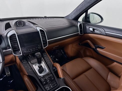 Certified 2018 Porsche Cayenne GTS AWD/4WD image 25
