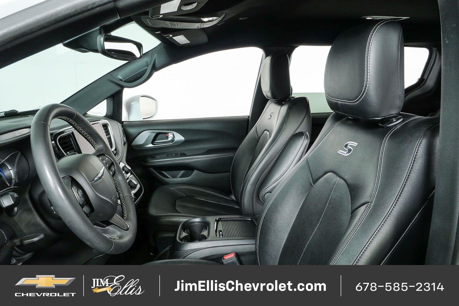 Used 2022 Chrysler Pacifica Touring-L w/ S Appearance Package FWD image 6