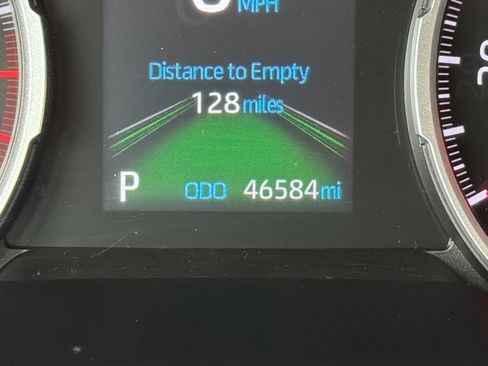 Used 2021 Toyota RAV4 LE image 22