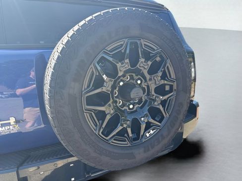 Used 2024 GMC Hummer EV 2X AWD/4WD image 36