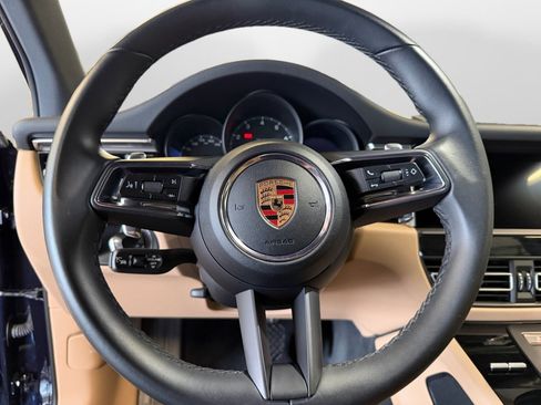 Used 2022 Porsche Macan AWD/4WD image 10