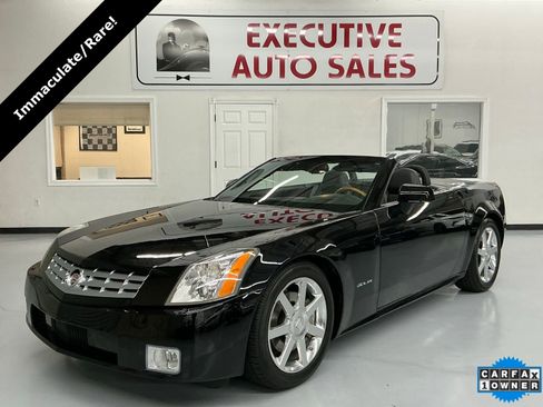 Used 2005 Cadillac XLR image 1