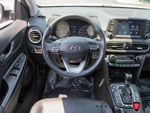 Used 2021 Hyundai Kona Limited w/ Cargo Package FWD image 2