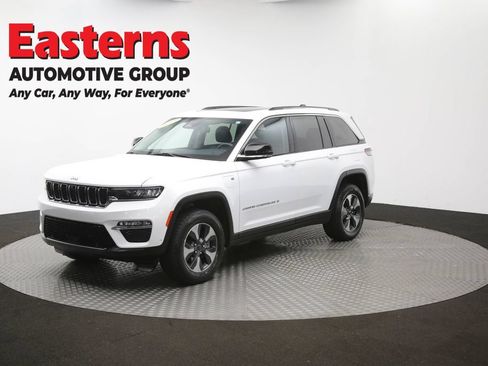 Used 2022 Jeep Grand Cherokee Limited 4xe w/ Luxury Tech Group II AWD/4WD image 59