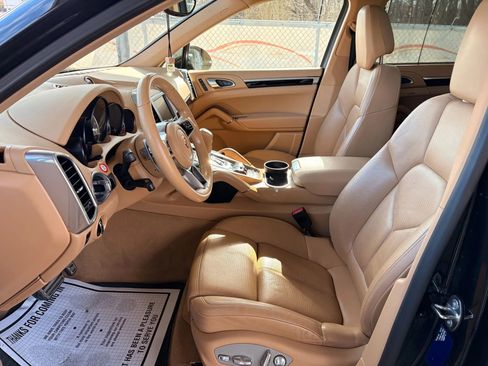 Used 2015 Porsche Cayenne S image 15