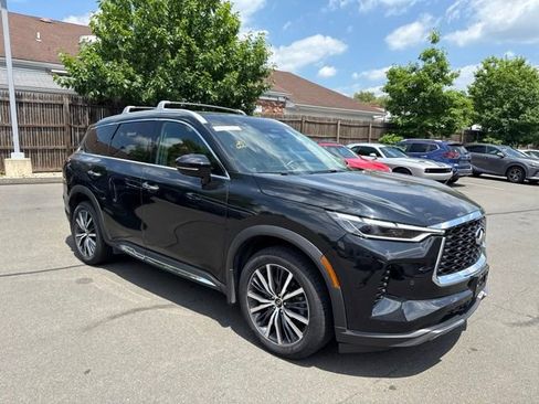 Used 2024 INFINITI QX60 Sensory w/ Vision Package AWD/4WD image 2