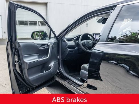 Certified 2024 Toyota RAV4 LE AWD/4WD image 27