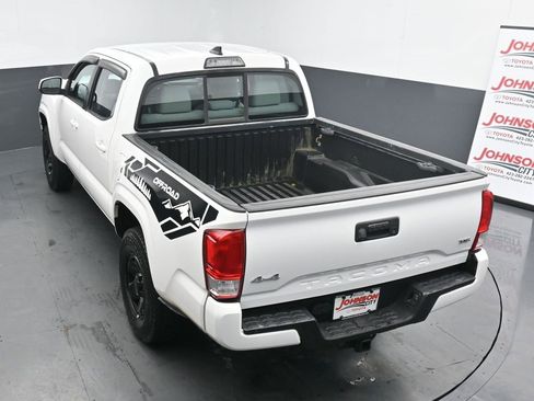 Used 2016 Toyota Tacoma SR image 32