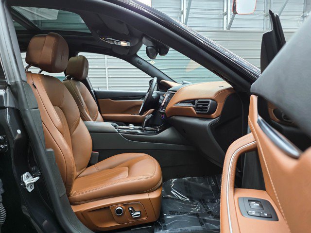 Used 2022 Maserati Levante GT AWD/4WD image 15