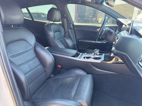 Used 2018 Kia Stinger GT2 RWD image 34