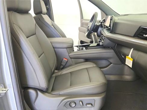 New 2026 Chevrolet Suburban Z71 w/ Comfort Package AWD/4WD image 38