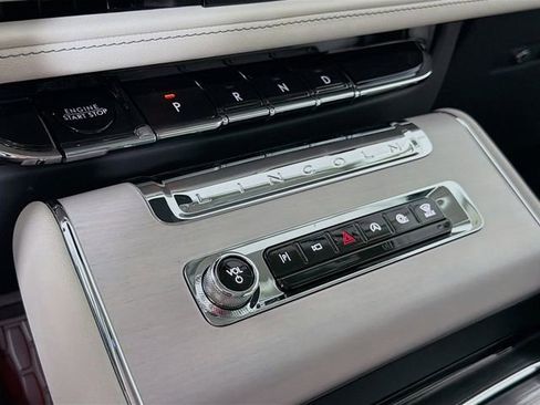 New 2026 Lincoln Aviator Reserve AWD/4WD image 18