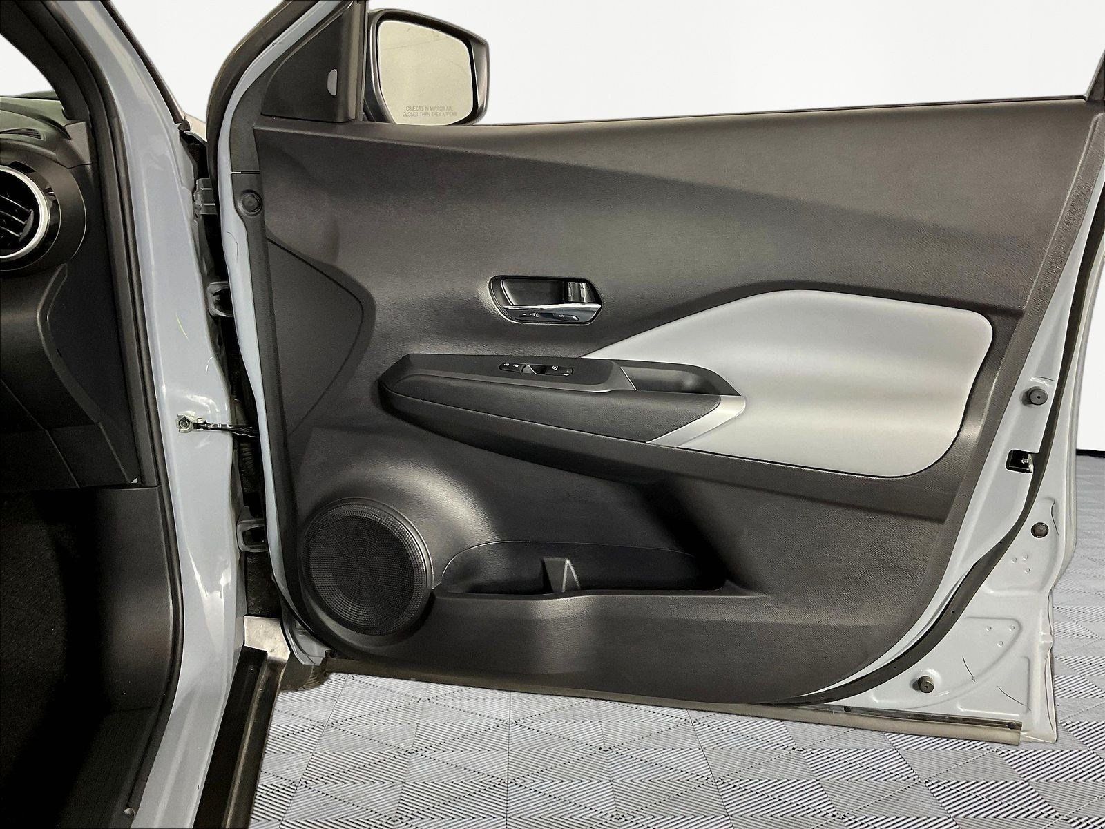 Used 2024 Nissan Kicks SR w/ SR Premium Package FWD image 27