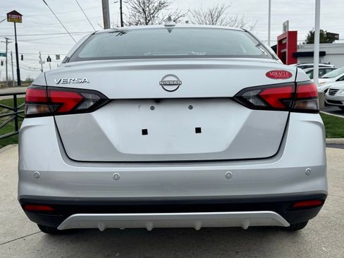 Used 2025 Nissan Versa SV image 6