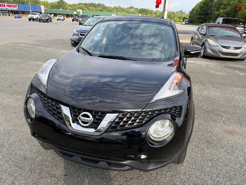 Used 2016 Nissan Juke SV w/ Technology Package AWD/4WD image 3