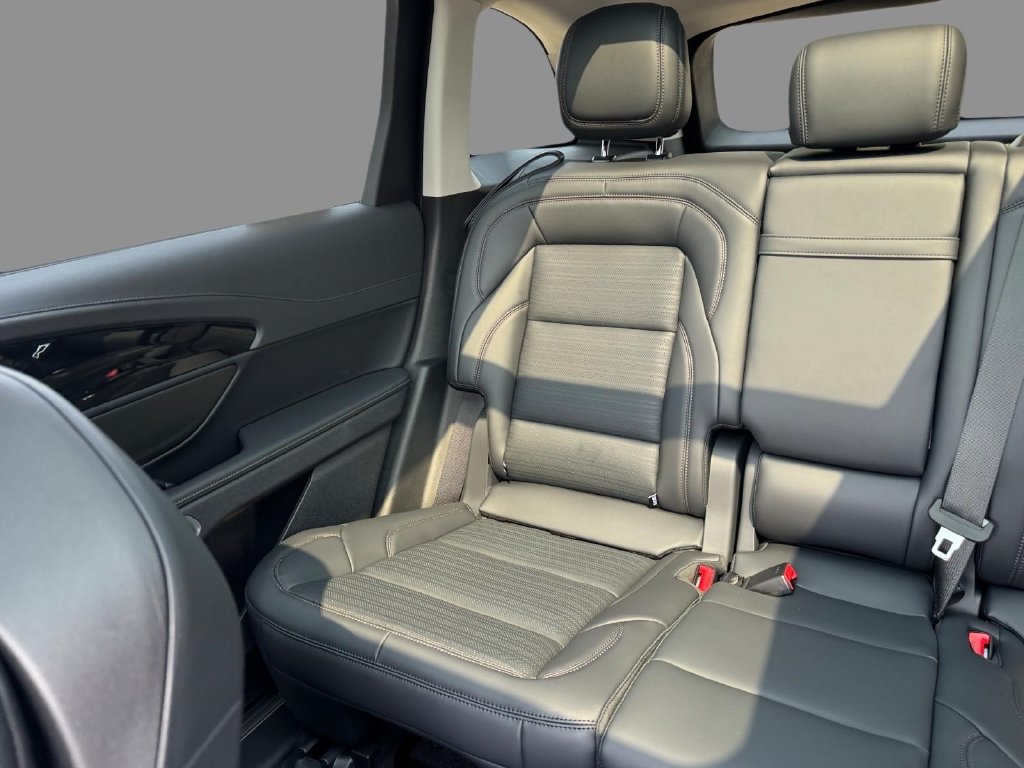 New 2026 Lincoln Nautilus Reserve AWD/4WD image 15