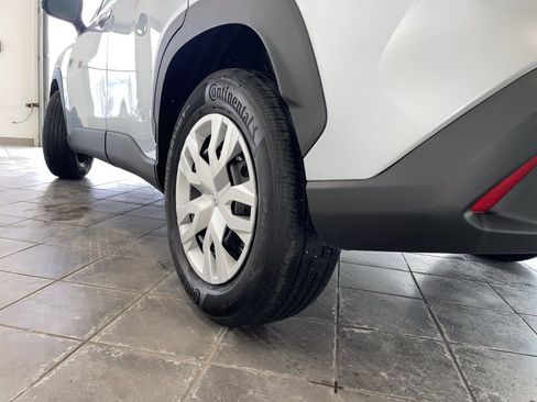 Used 2023 Toyota Corolla Cross L image 17