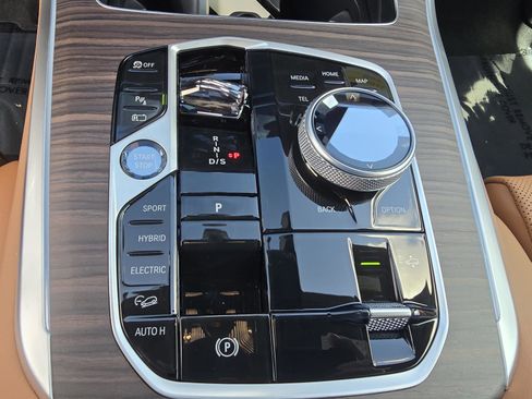 New 2026 BMW X5 xDrive50e w/ Executive Package image 22