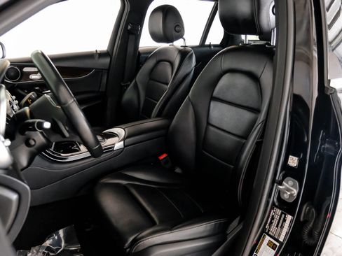 Used 2020 Mercedes-Benz GLC 300 4MATIC image 37
