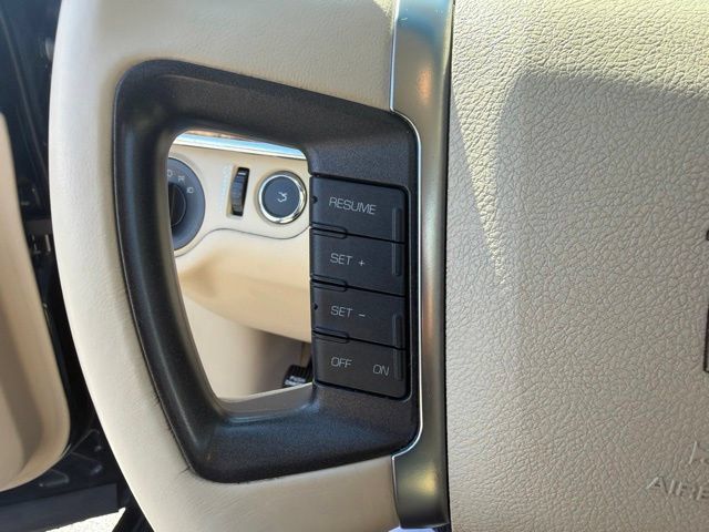 Used 2009 Lincoln MKS AWD image 28