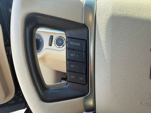 Used 2009 Lincoln MKS AWD image 28