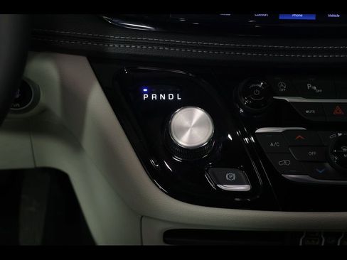 Used 2023 Chrysler Pacifica Touring-L image 24