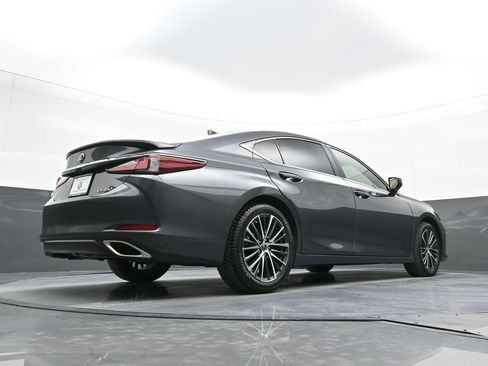 Used 2024 Lexus ES 350 w/ Premium Package image 27