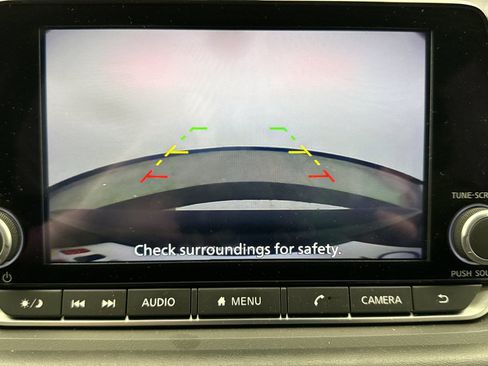 Used 2025 Nissan Rogue S AWD/4WD image 11