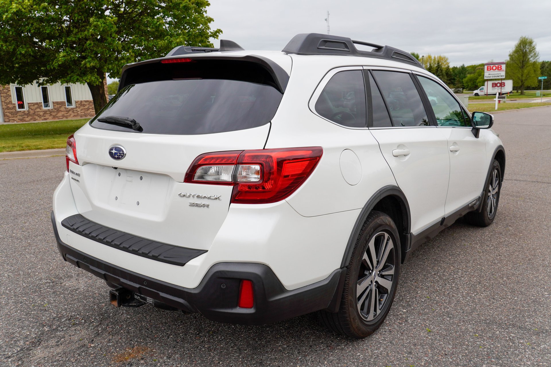 Used 2018 Subaru Outback 3.6R Limited AWD/4WD image 3