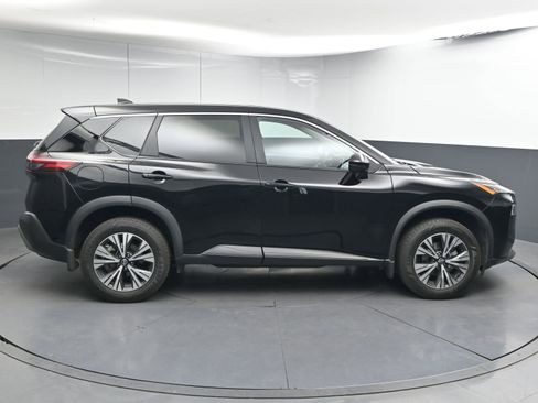 Certified 2022 Nissan Rogue SV image 9