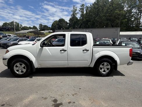 Used 2011 Nissan Frontier SV AWD/4WD image 10
