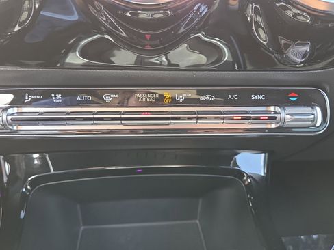 Used 2023 Mercedes-Benz CLA 250 image 32