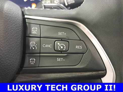 Certified 2024 Jeep Grand Cherokee Limited w/ Luxury Tech Group II image 19