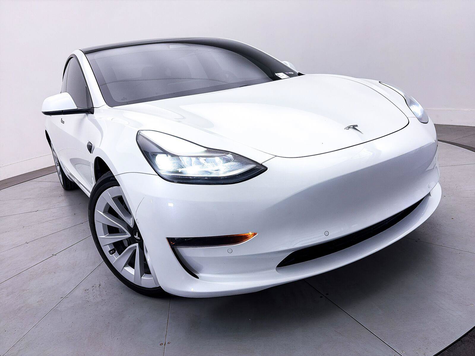 Used 2021 Tesla Model 3 RWD image 3