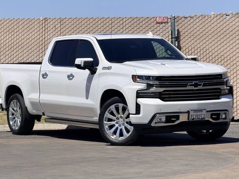 Certified 2020 Chevrolet Silverado 1500 High Country w/ Technology Package AWD/4WD image 2