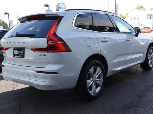 Used 2022 Volvo XC60 B5 Momentum AWD/4WD image 5