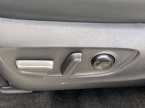 Certified 2026 Toyota Highlander Platinum AWD/4WD image 25